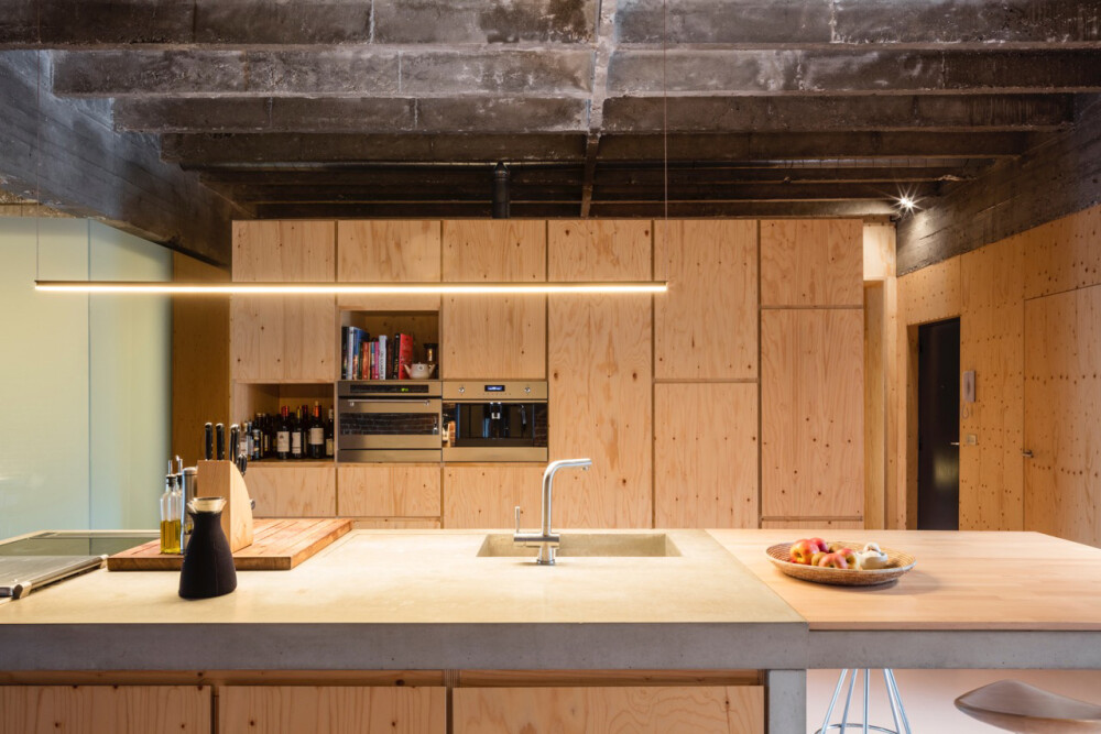 PHE line lamp brass moodimage jpg